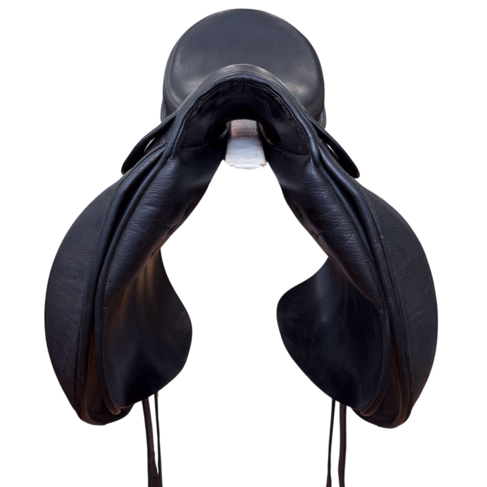 18" Stubben Genesis De Luxe 29cm Medium Used Dressage Saddle - H