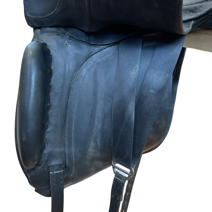 18" Custom Saddlery Wolfgang Valor Med/Wide Used Dressage Saddle