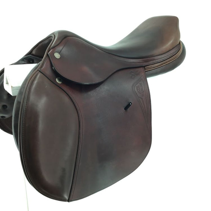 17.5" Equiline used close contact saddle B