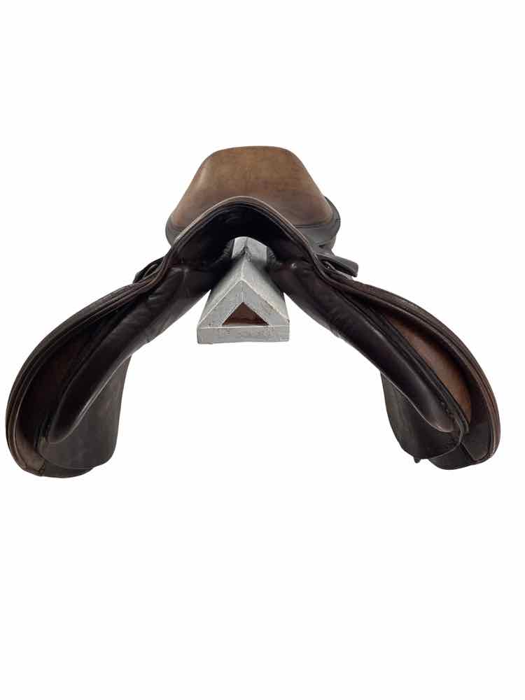 17" M Toulouse used close contact saddle