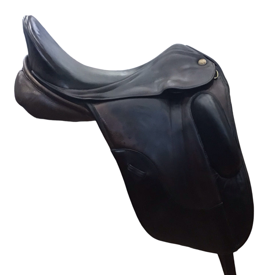 18" Hennig Medium/Wide Used Dressage Saddle - H