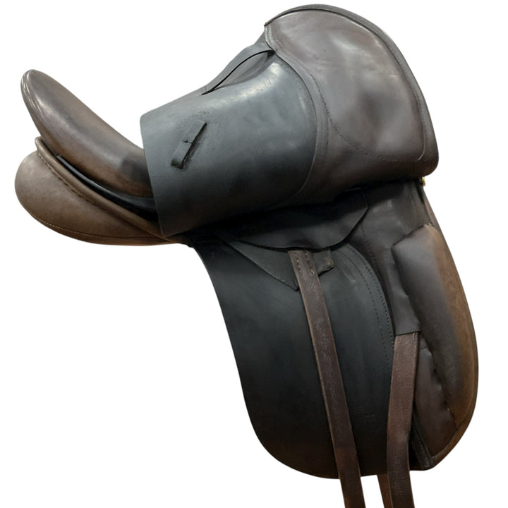 17" Windsor Elite Med/Wide Used Dressage Saddle - H