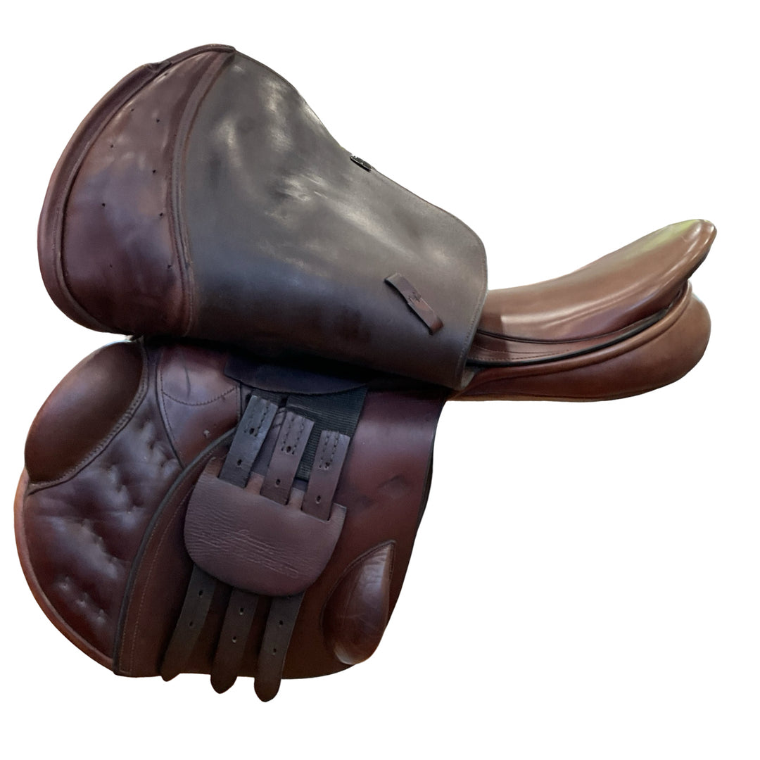 18" County Conquest Wide Used Hunter/Jumper Saddle