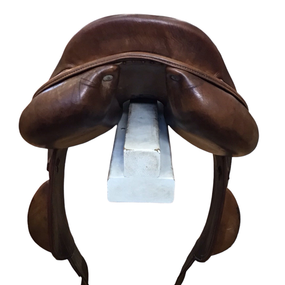 17.5" Devoucoux Chiberta Medium Used Hunter/Jumper Saddle - H
