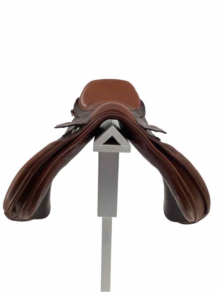 16.5" Mystic used close contact saddle B