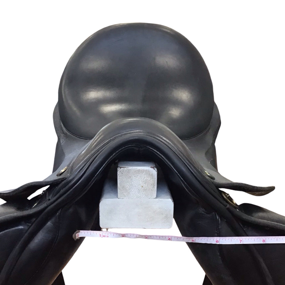 17.5" Hulsebos AM4 Medium Used Dressage Saddle - H