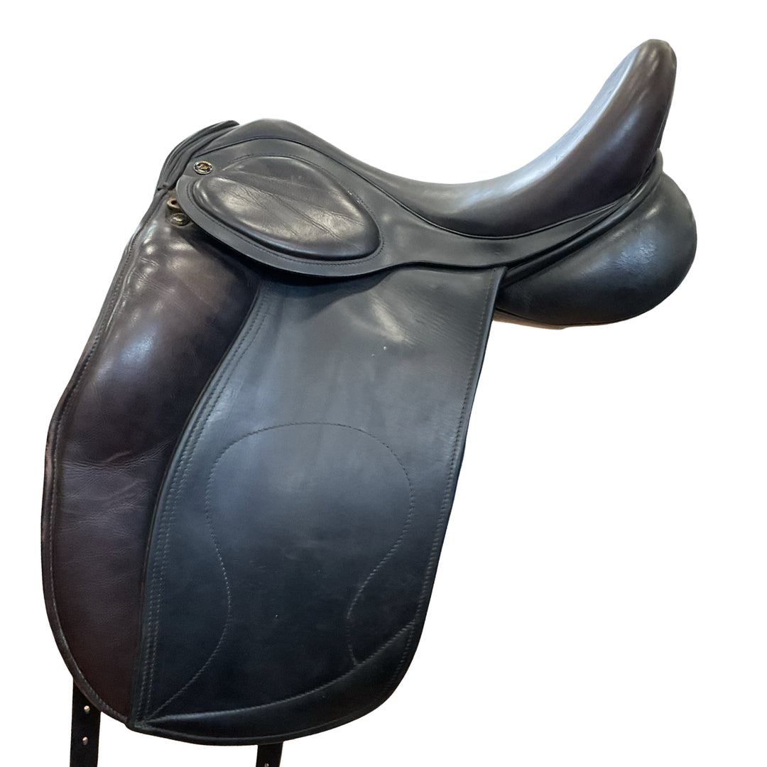 17" Hulsebos Dress Med/Wide Used Dressage Saddle