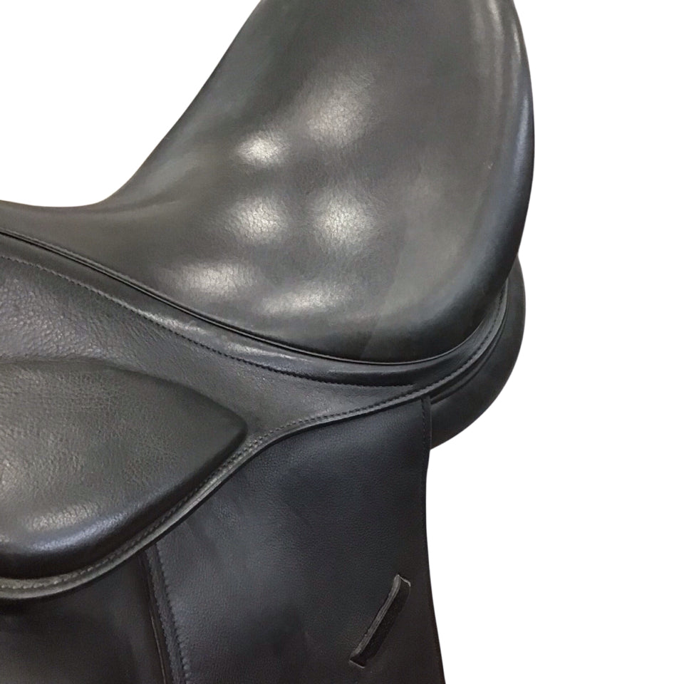 16" Dynamic Monoflap Narrow Used Dressage Saddle - H