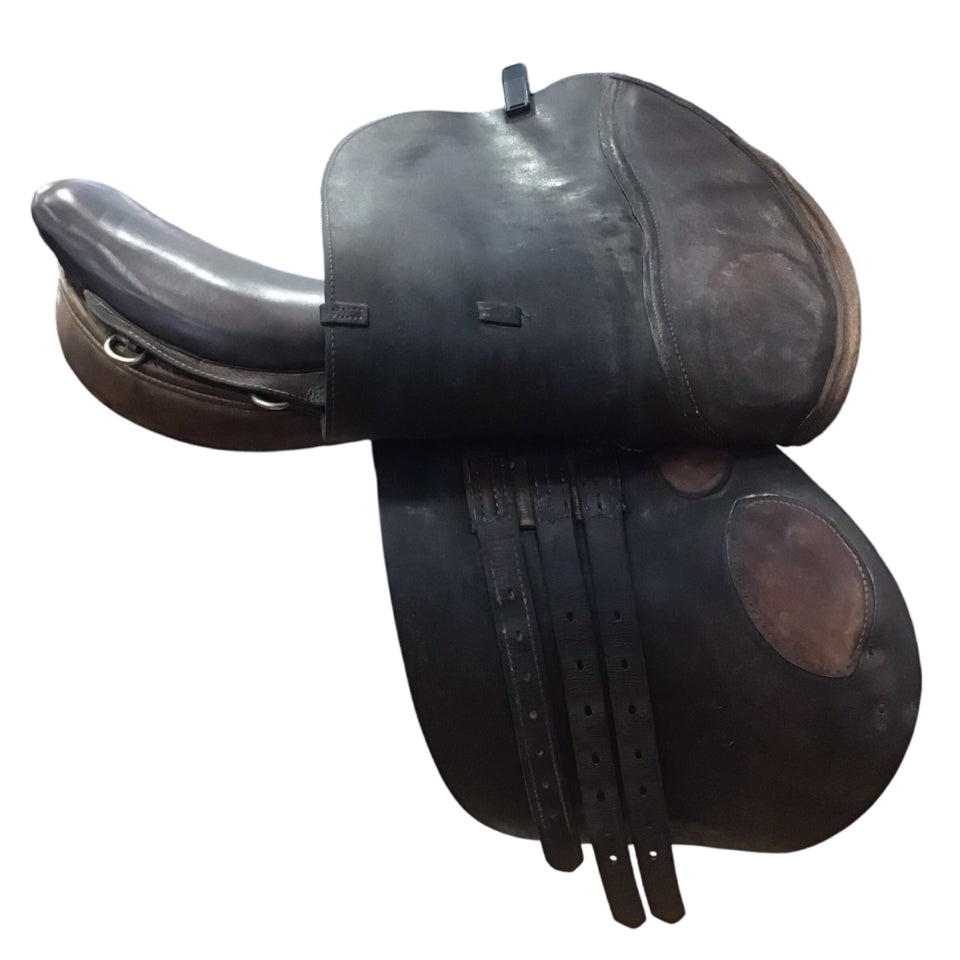 16.5" Crosby Hampton Classic Medium/Narrow Used Hunter/Jumper Saddle - H