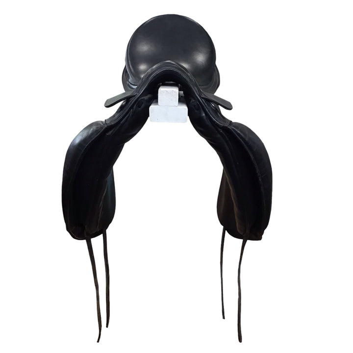 18" Prestige Dressage 2000 32cm Med/Narrow Used Dressage Saddle - H