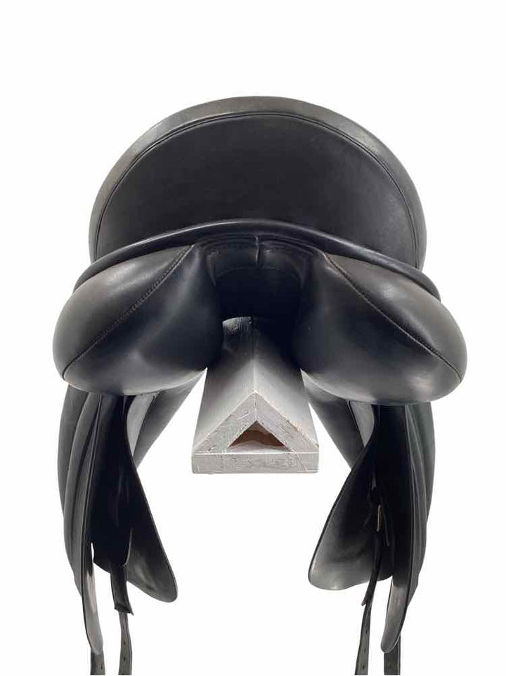 17.5" Hulsebos used dressage saddle B