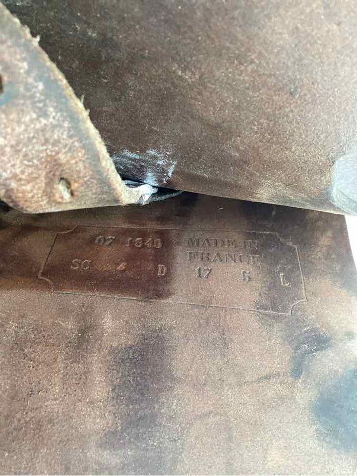 17" Antares used close contact saddle