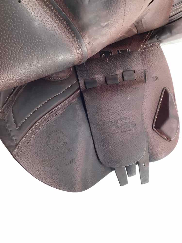 17" CWD used close contact saddle