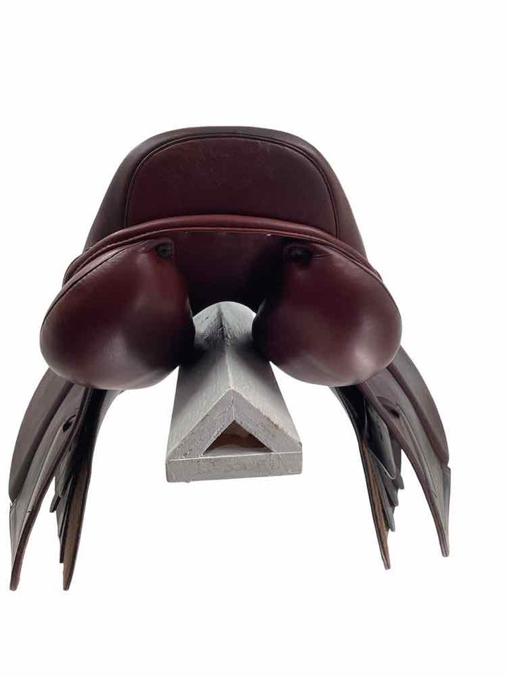 16.5" Royal Highness adjustable tree used close contact saddle