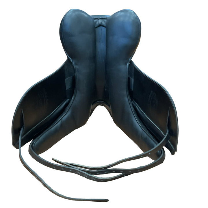 18" Custom Saddlery Steffen's Advantage Wide Used Dressage Saddle