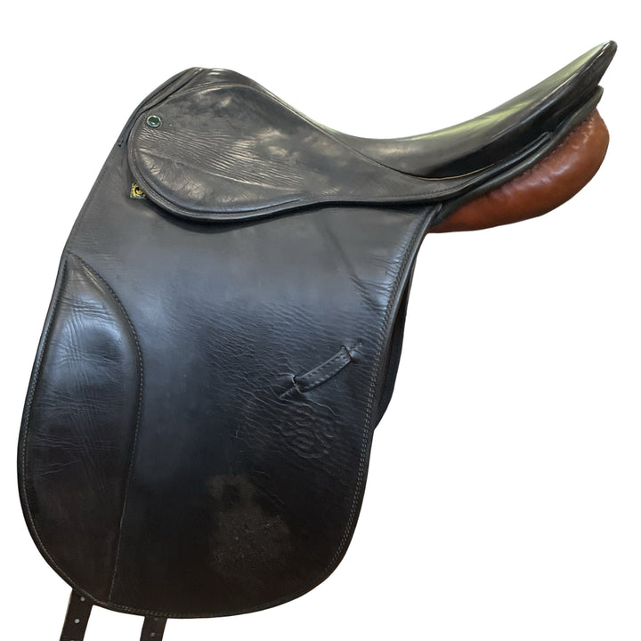 17" Stubben Romanus 31.5cm Med/Wide Used Dressage Saddle