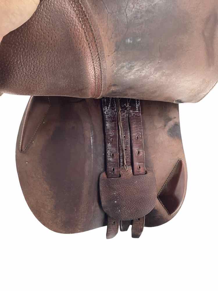 17" Antares used close contact saddle