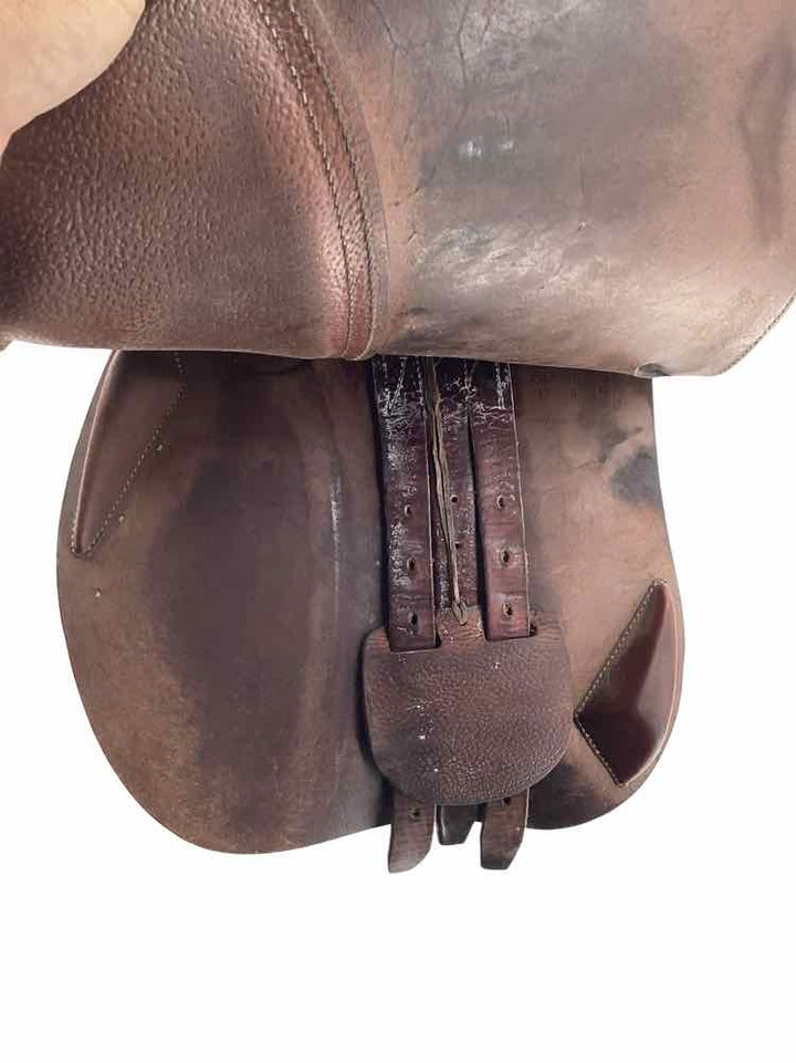 17" Antares used close contact saddle