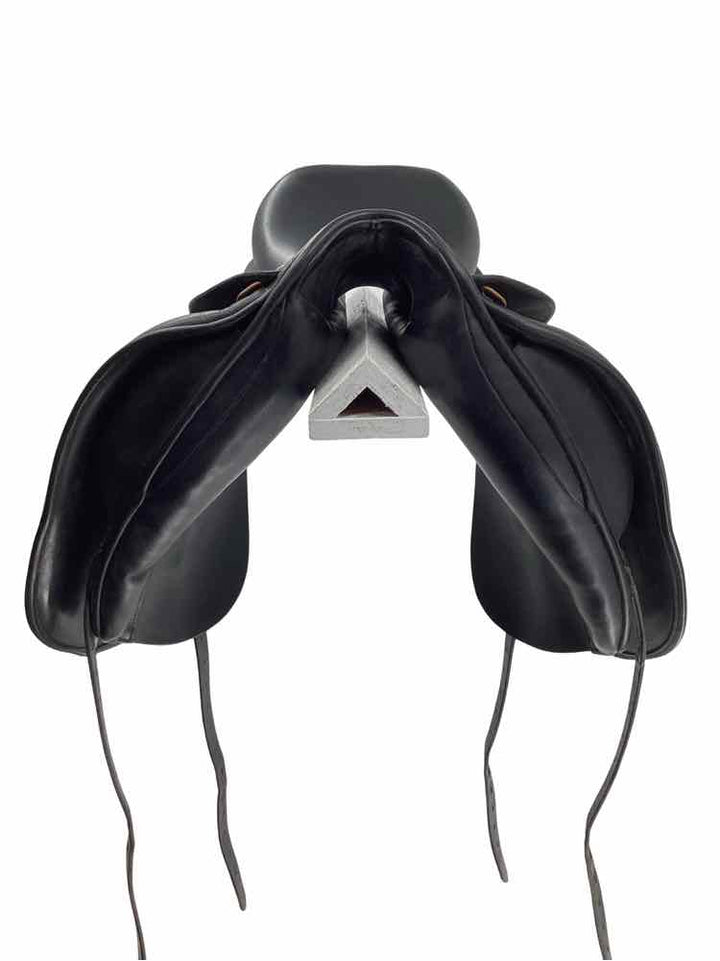 17.5" Hulsebos used dressage saddle