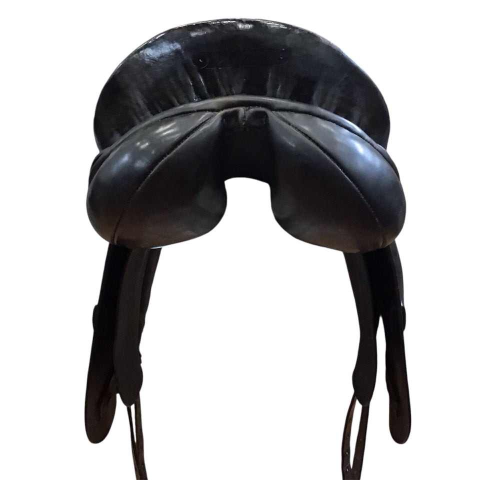 16.5" County Competitor No.3 Fit Med/Wide Used Dressage Saddle
