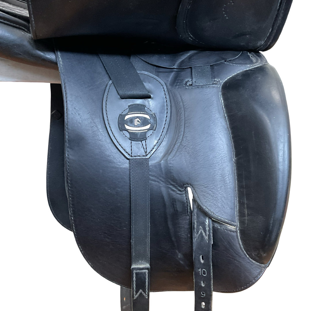 17" Prestige X-Helen 33cm Medium Used Dressage Saddle