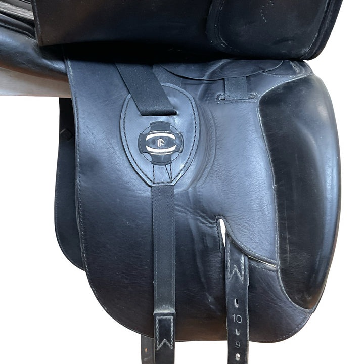 17" Prestige X-Helen 33cm Medium Used Dressage Saddle