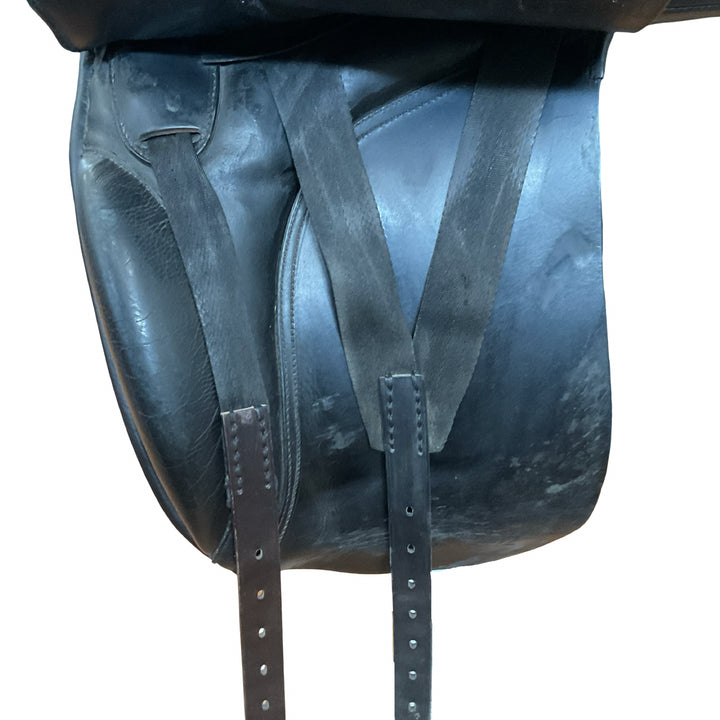 18" Busse Solibel Atlanta Medium Used Dressage Saddle