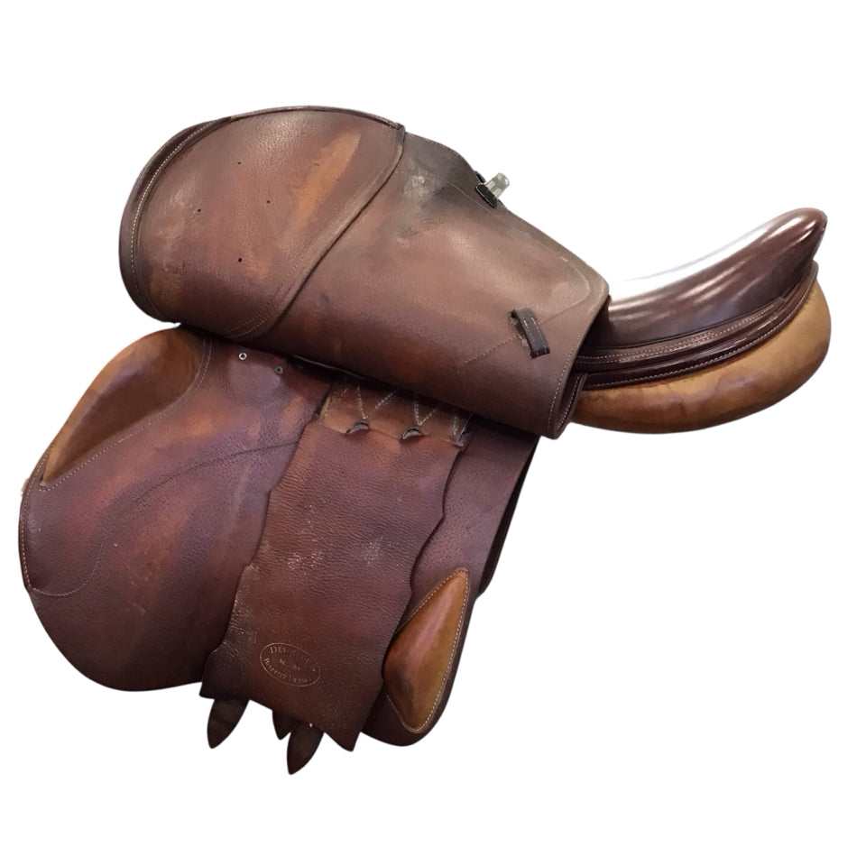 17" Devoucoux Biarritz Medium Used Hunter/Jumper Saddle - H