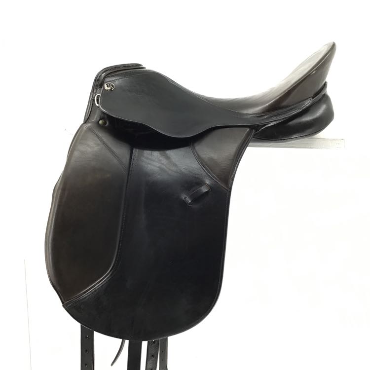 17.5" Kieffer Wein DL used dressage saddle B