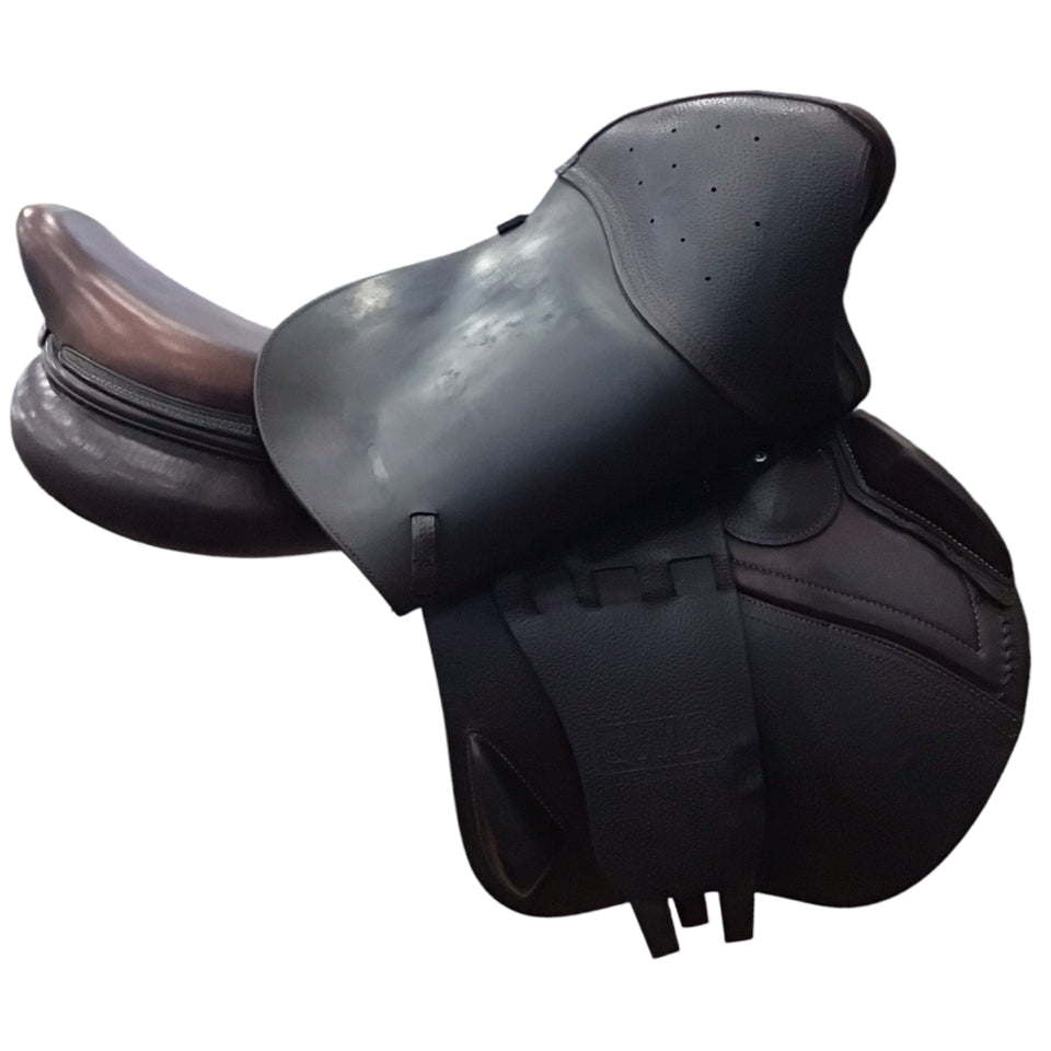 18" CWD SE02 Medium Used Hunter/Jumper Saddle - H