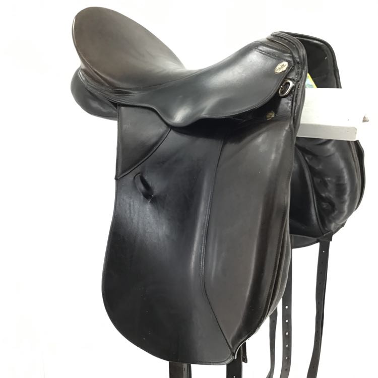 17.5" Kieffer Wein DL used dressage saddle B