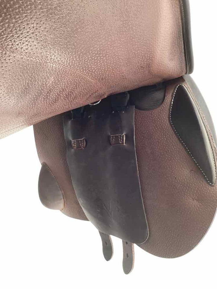 17.5" Voltaire Palm Beach used close contact saddle