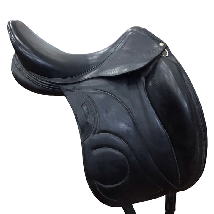17.5" Devoucoux Loreak Medium Used Dressage Saddle - H