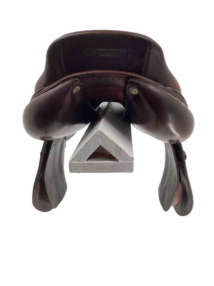 17.5" CWD used close contact saddle