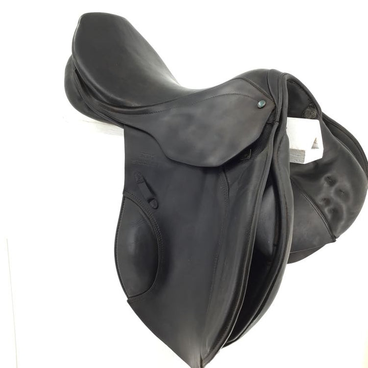 17" Stubben used close contact saddle B