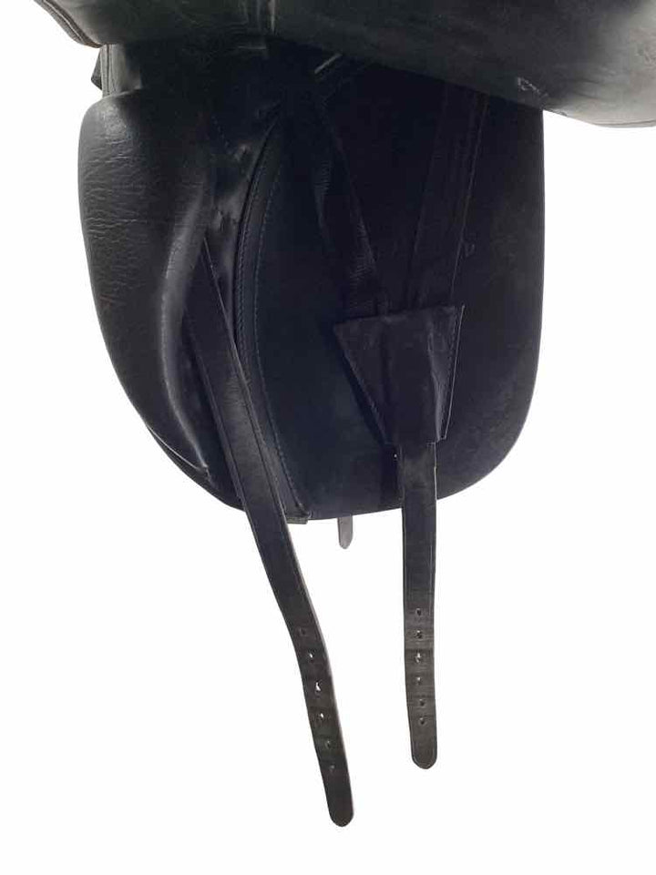 17" Schumacher used dressage saddle