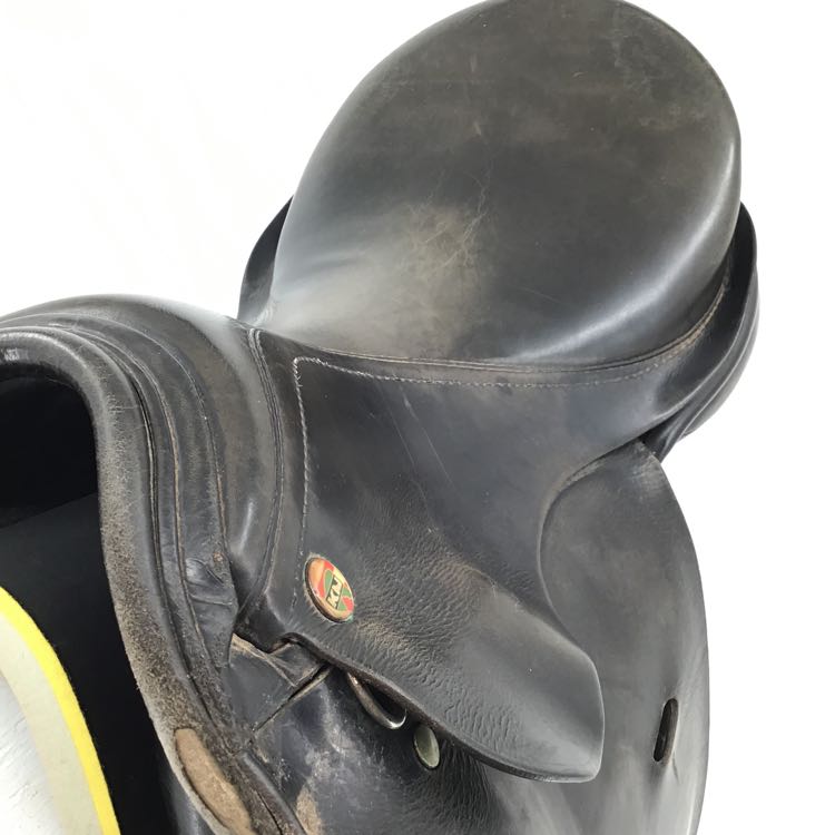 18" Karl Niedersuss Wide Used Dressage Saddle - B