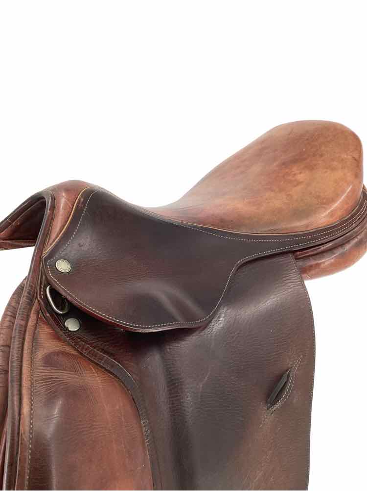 17.5" Luc Childeric used close contact saddle B