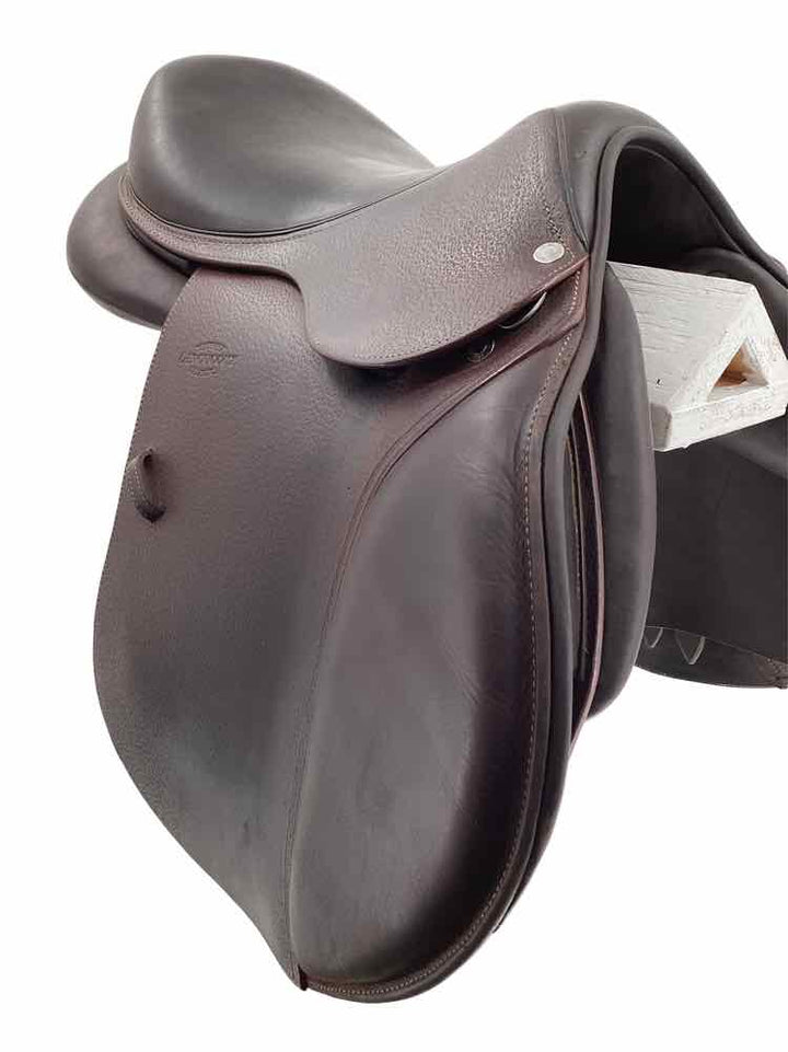 16.5" Devoucoux used close contact saddle has cover B
