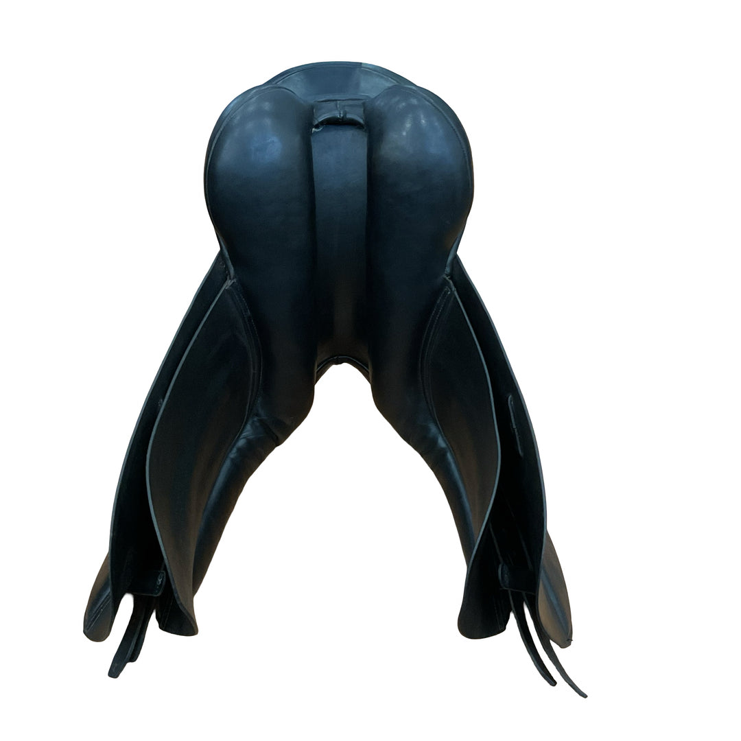 18" County Competitor Wide Used Dressage Saddle