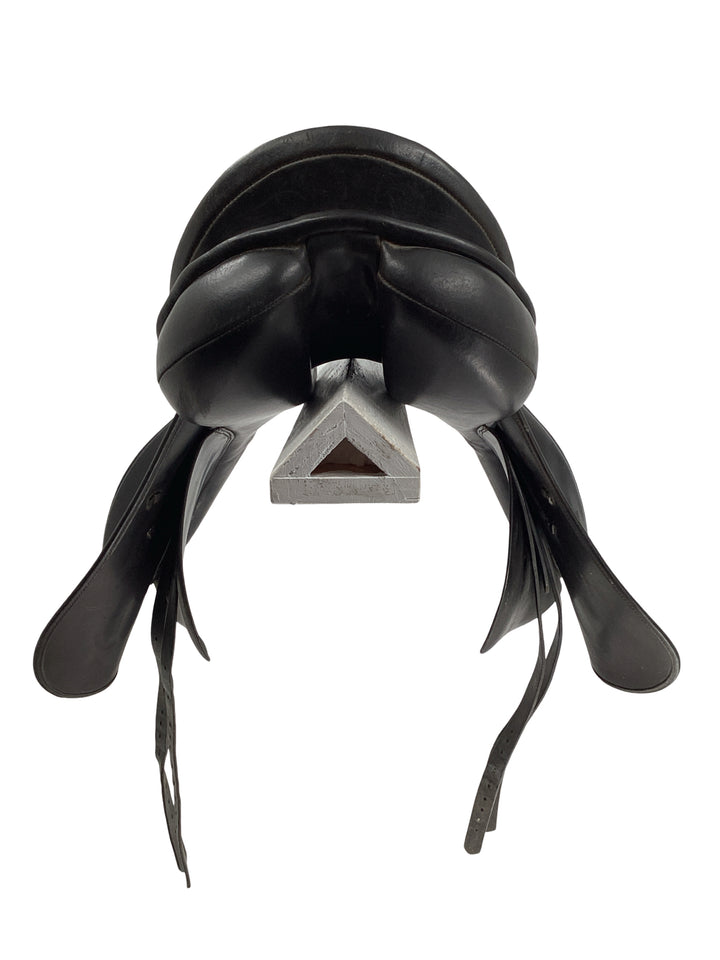 17.5" Courbette used dressage saddle