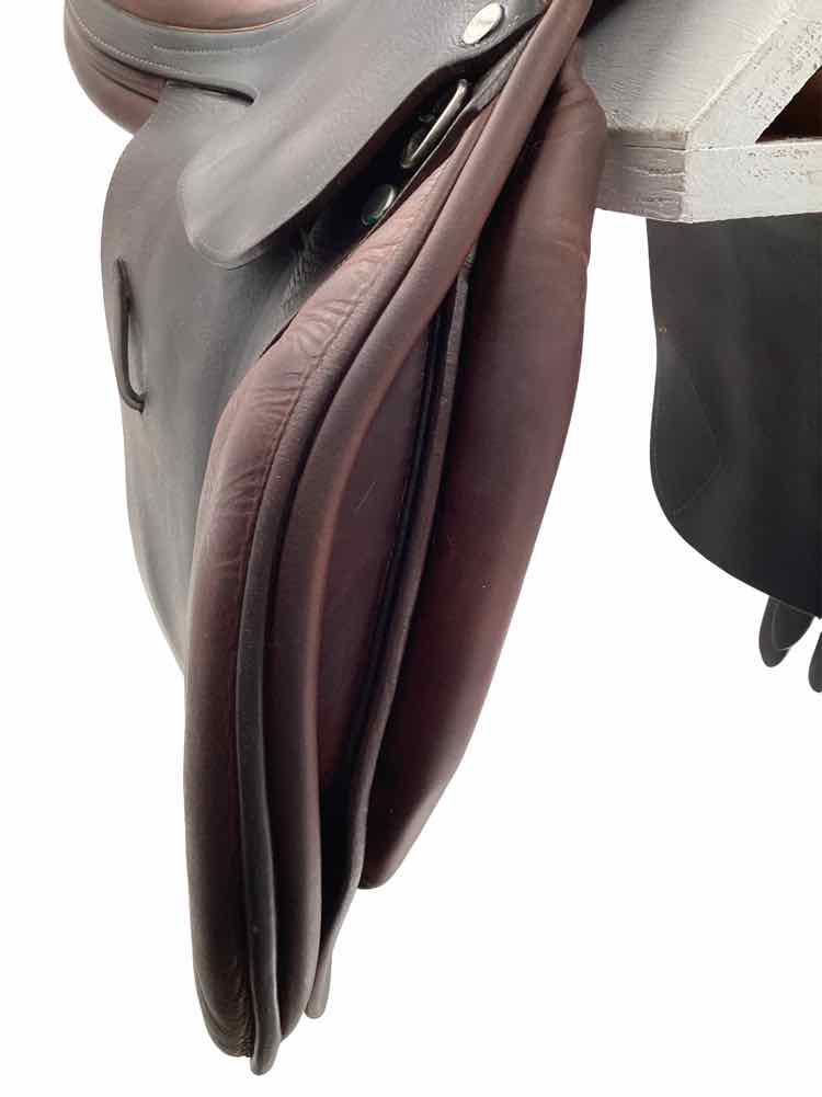 17.5" L Apogee used close contact saddle