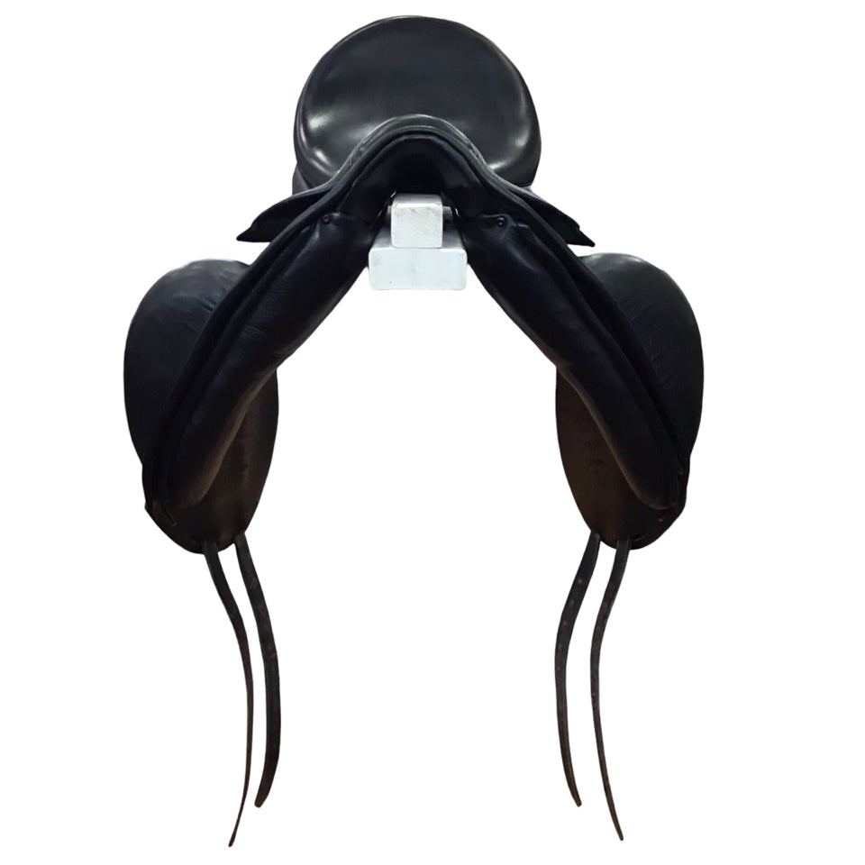 18" Stubben Centurion 31cm Medium/Wide Demo Condition Dressage Saddle - H