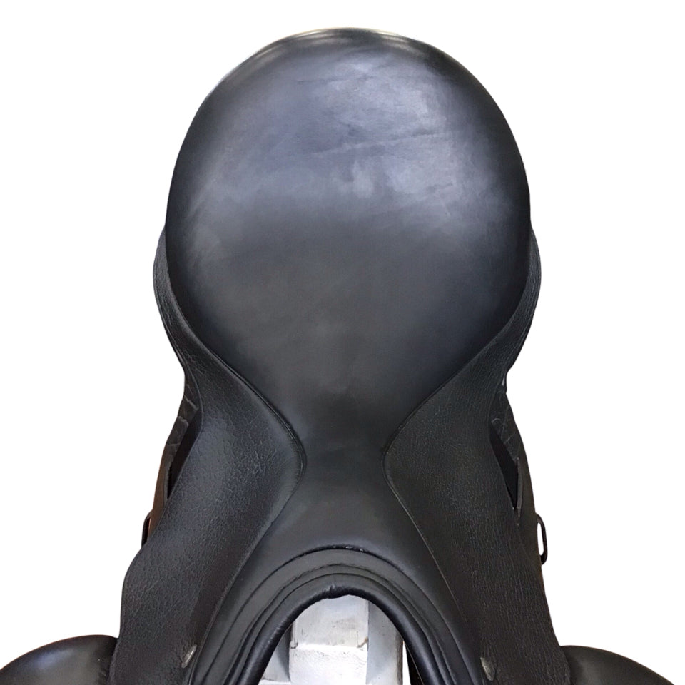 18" Custom Saddlery Icon Star Med/Wide Used Dressage Saddle - H