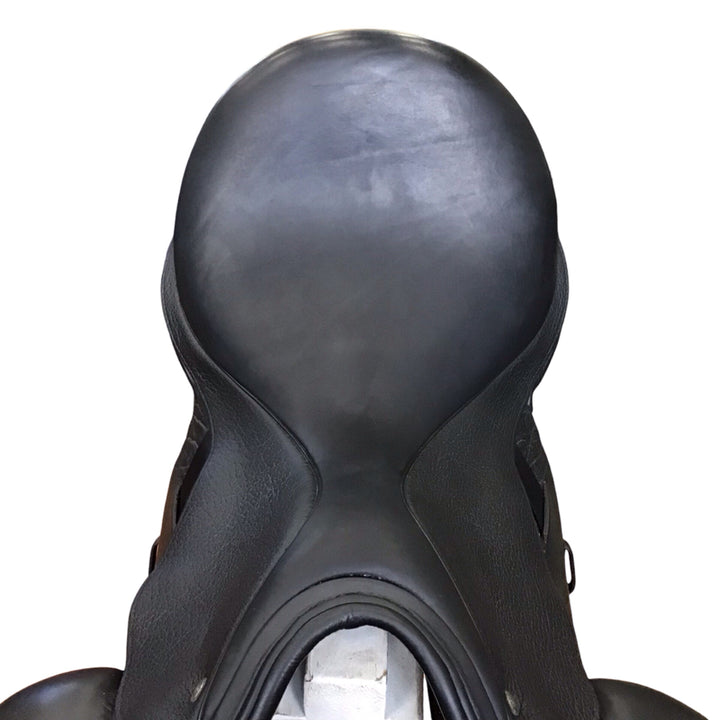 18" Custom Saddlery Icon Star Med/Wide Used Dressage Saddle - H