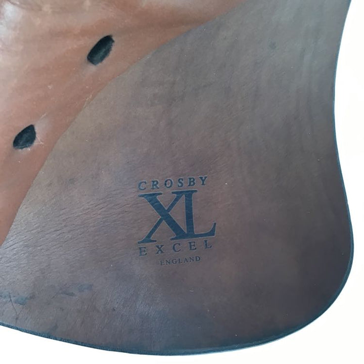 17" Crosby XL used close contact saddle B