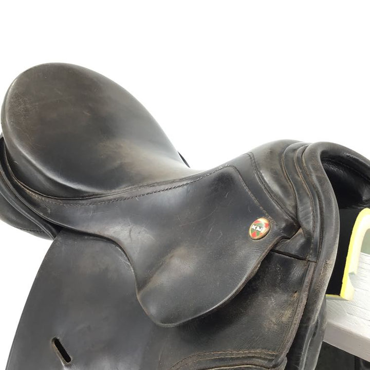 18" Karl Niedersuss Wide Used Dressage Saddle - B