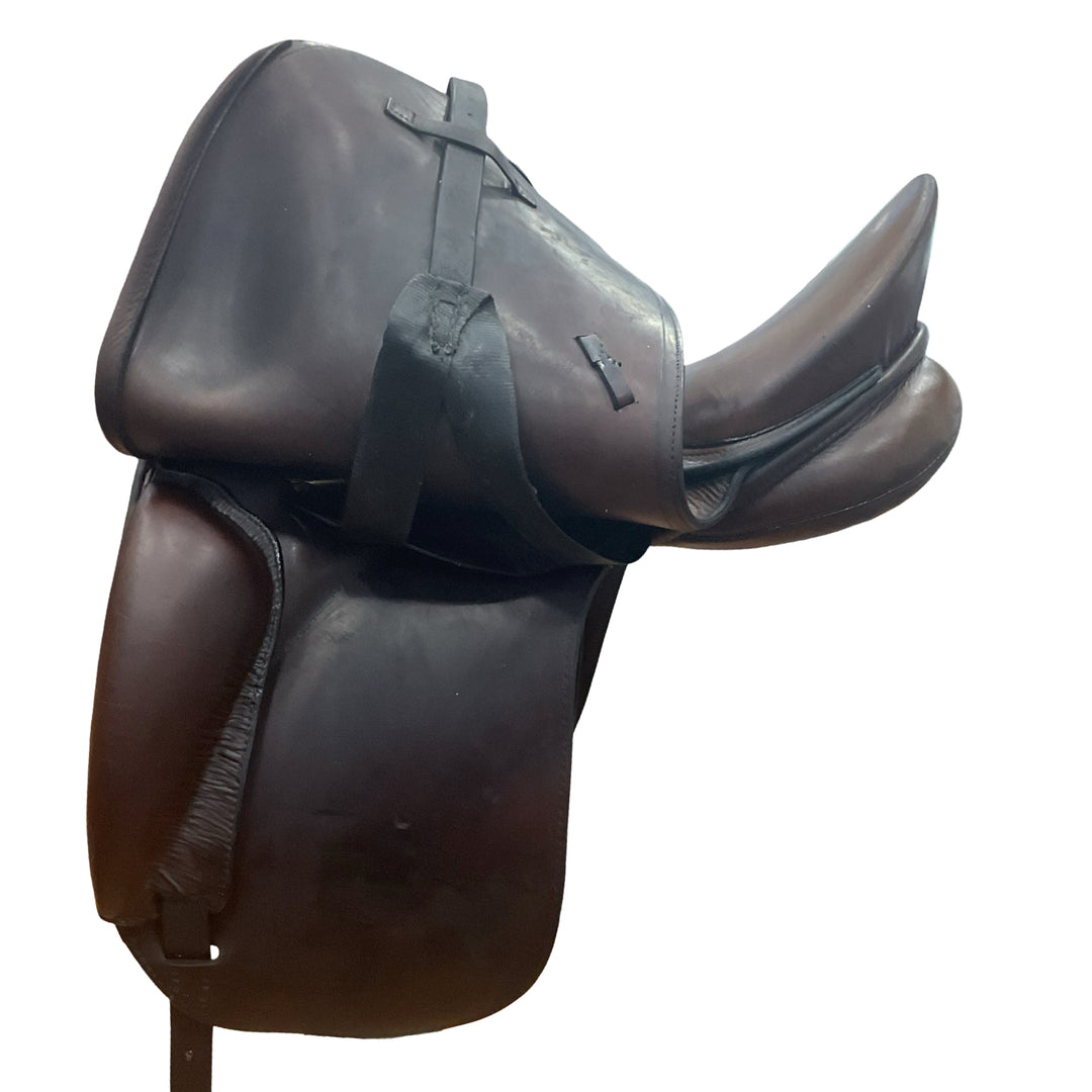17" Schleese Robert Dover Medium Used Dressage Saddle