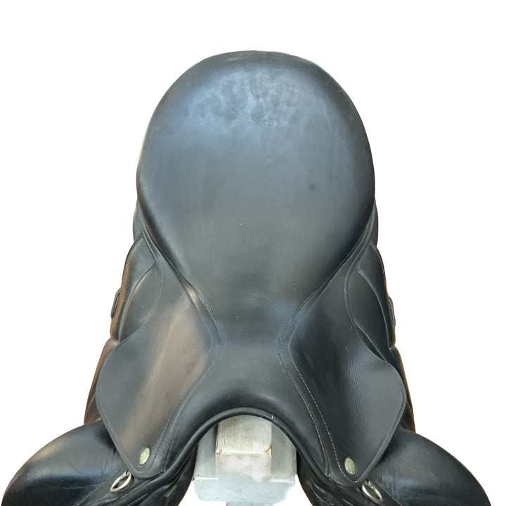 17.5" Devoucoux Makila Medium Used Dressage Saddle