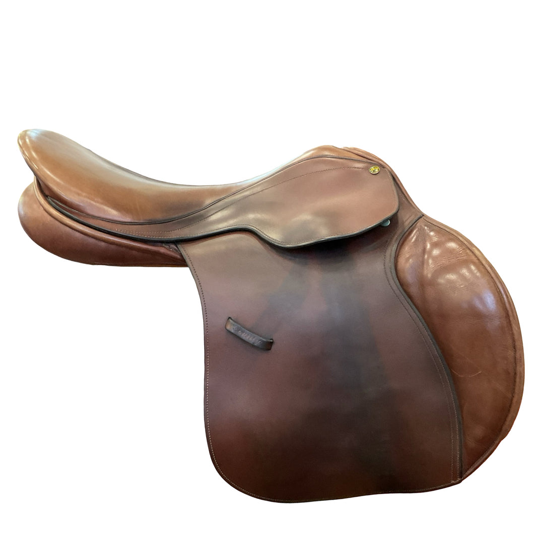 18" County Conquest Wide Used Hunter/Jumper Saddle